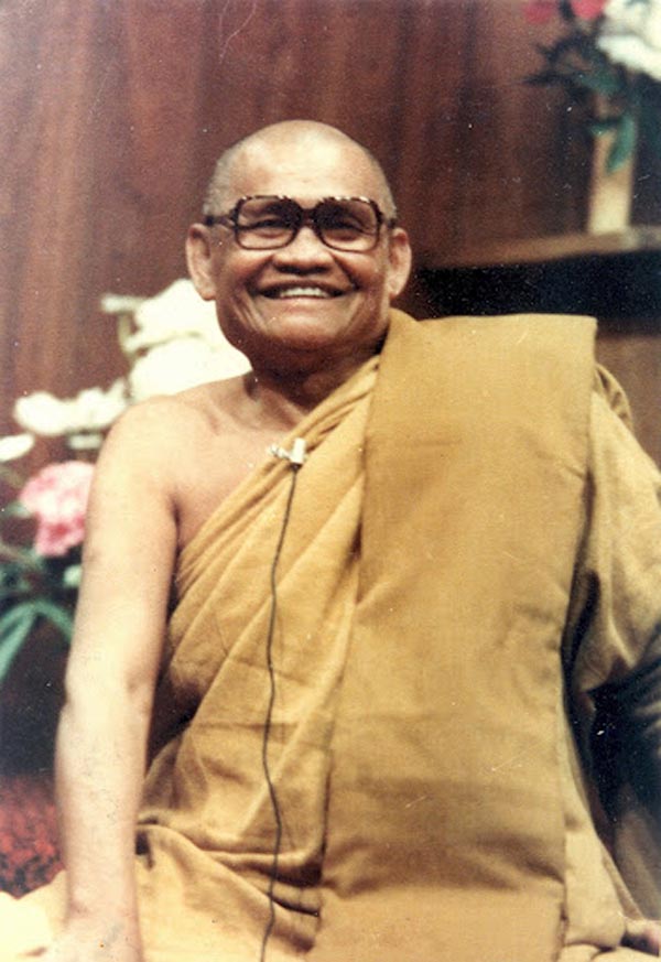 Ajahn Chah Smiles | Dharma Thai – Thai Buddhism
